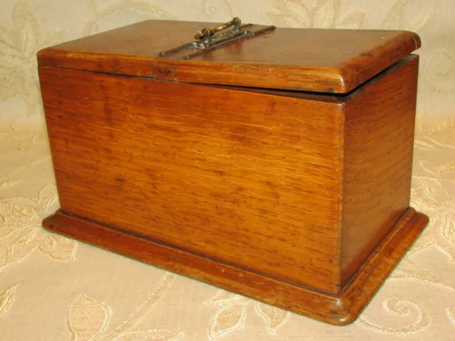 A Delightful Large Victorian Oak Tea Caddy Box 3