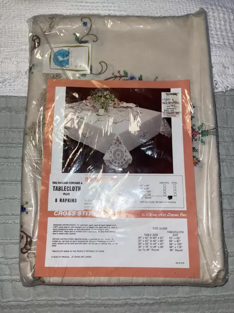 VTG NEW Clever Finger Hand Embroidered/Crochet 68” round Tablecloth & 8 Napkins