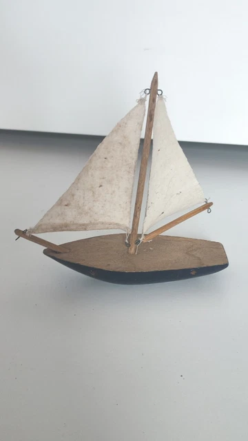 ANCIEN JOUET VOILIER Bateau Bois L: 14 cm EUR 35,00 - PicClick FR