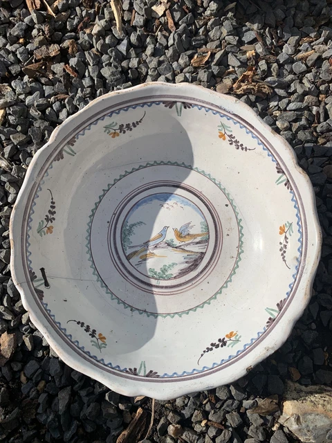 ANCIEN GRAND PLAT SALADIER EN FAIENCE DE NEVERS XVIIIEME Les Oiseaux