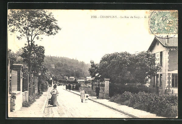 CPA Champigny, La Rue de Sucy, vue de la rue