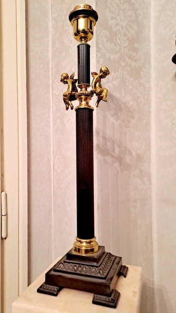 Lampada D'arte Di Lusso Colonna Con Scultura Angelo Bronzo Ottone