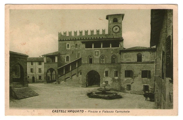 Cartolina - Castell'Arquato - Piazza e Palazzo Comunale - FP - NV