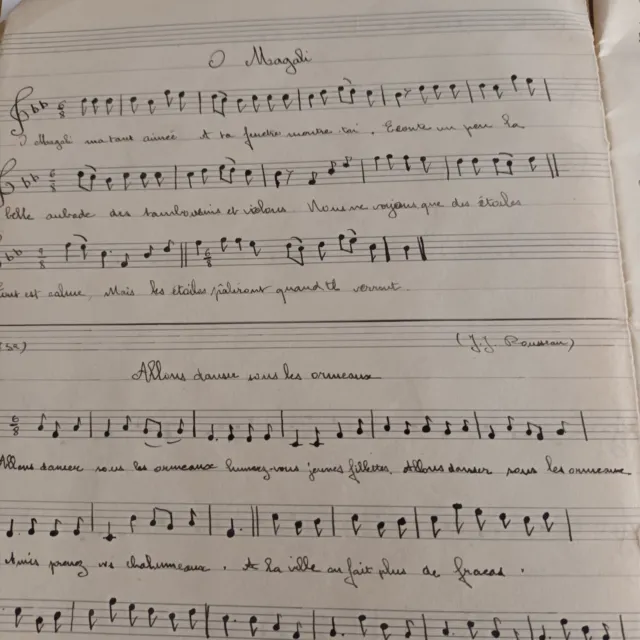 Cahier scolaire ancien musique ( années 30/40 )  ) avec partitions et paroles 3