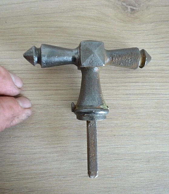 ANCIENNE POIGNÉE EN fonte pour Porte, Fenêtre, crémone EUR 14,80