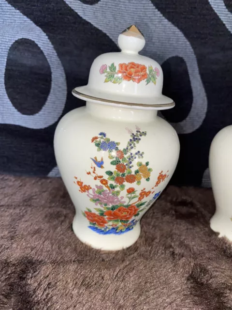 Pair of Vintage Made in China Lidded Urns Ginger Jars Floral Pattern 3