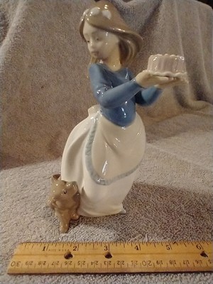 Vintage Collectible LLadro Nao Daisa Girl W/ Puppy & Cake 1987 Spain