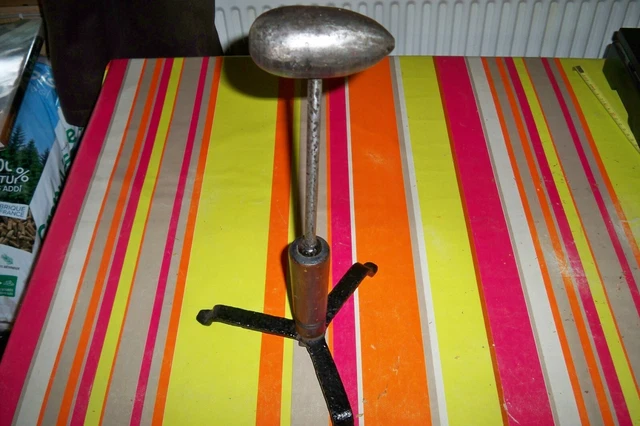 Ancien Maillet En Bois Et Fer – Outil De Coiffeur / Art Populaire – Manche 14,5 Cm