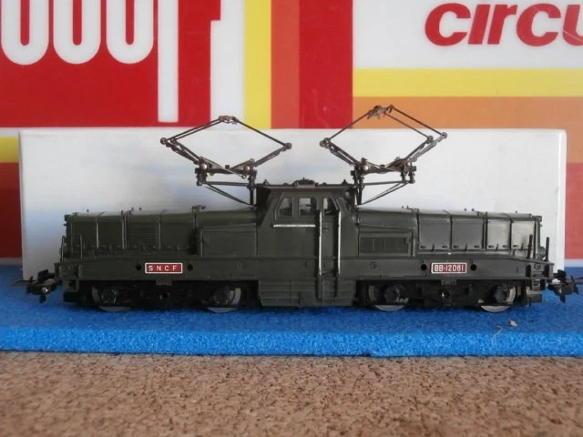 Locomotive électrique Hornby HO BB 12061 ép III SNCF, Courant Rail, Panto, Réf 6392