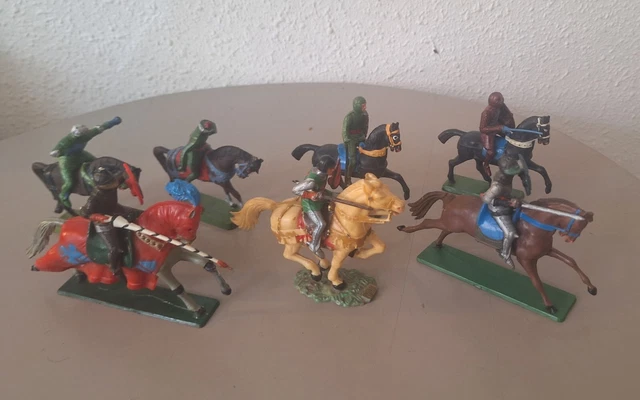Starlux - Lot De Chevaliers Du Moyen Âge - 1/32 - Figurines Anciennes - État D'usage