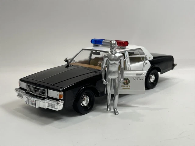 Modèle Réduit Chevrolet Caprice Police Fbi 1987 - Échelle 1:18, MCG, Bleu, Neuf Sous Boîte Insigne Gcp