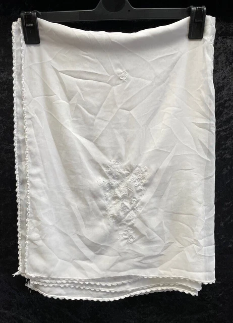 Sciarpa/sari floreale bianca 56x78 pollici. SW124