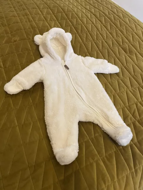 H and discount m pramsuit