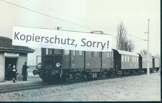 "Alte Foto-AK"- Preßburgerbahn 4060.02 mit Personenzug in Haslau am 19.12.1966