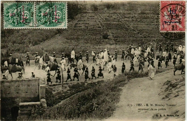 CPA AK Fez - S. M. Moulay Youssef revenant de sa priere MAROC (963543)