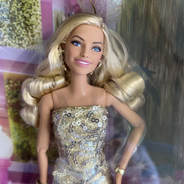 BARBIE THE MOVIE Collectible Doll Margot Robbie as Barbie in Gold Disco