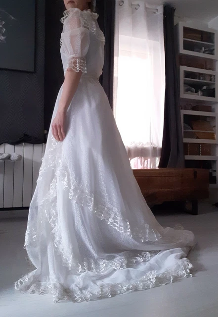 Robe Mariée Vintage Années 70 Avec Col Et Manches Dentelle Avec Traine 2