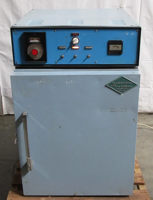 T182467 Associated Environmental Chambers BK-1104 Liquid CO2 Cooled Oven
