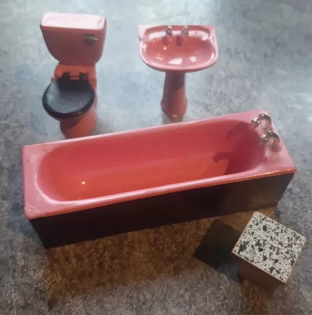 vintage 16th scale - BARTON / CAROLINES HOME - Pink bathroom furniture