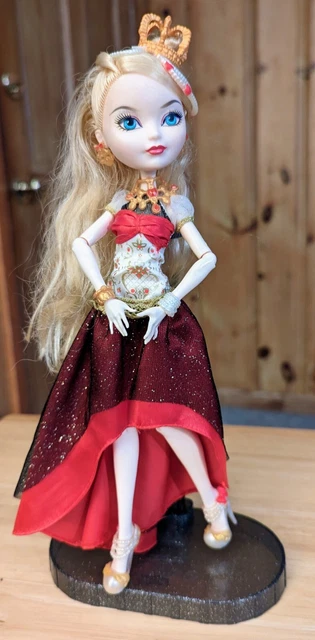 Ever After High Apple White Legacy Day Doll