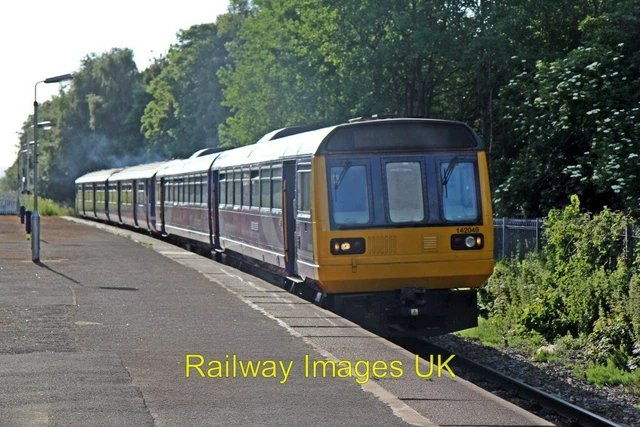 RAILWAY PHOTO CLASS 142 DMU - Northern Rail Class 142 142049 Ince c2015 ...