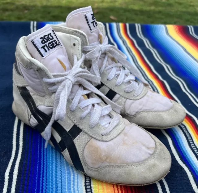 Asics onitsuka deals tiger wrestling shoes