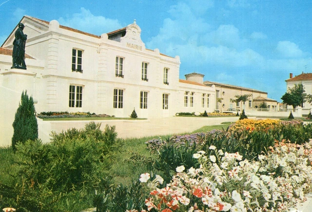 *8165 cpm 33 St Seurin sur l'Isle - la Mairie