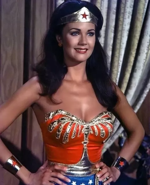 Lynda Carter As Wonder Woman Scene 8x10 Picture Celebrity Print