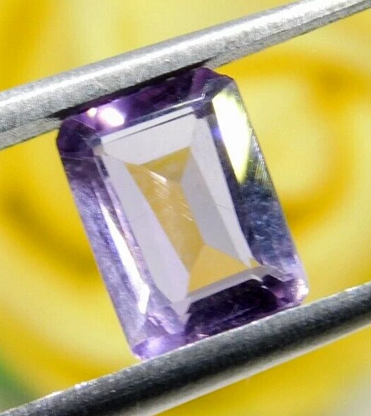Pierre Précieuse Taillée Émeraude En Améthyste Violette Lab-Created - 95,10 Carats - Inde