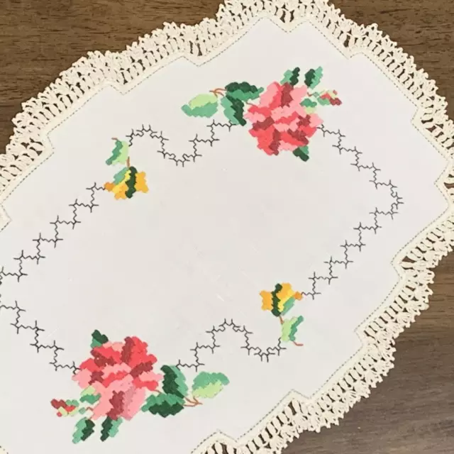 TAPESTRY ROSES  - Embroidered Cream Linen Oval DOILY 47x32cm Lace Edging EUC