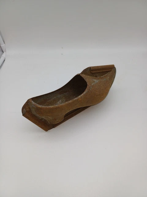 ANCIEN MOULE A CHOCOLAT FER BLANC COQUETIER OU GOBELET H 8 cm