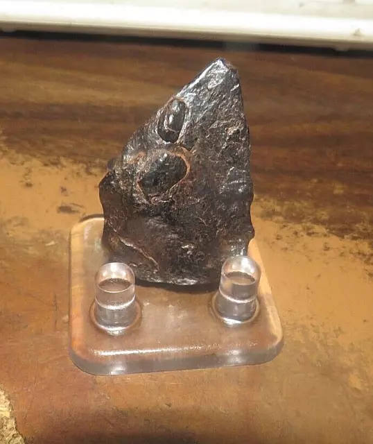 26 Gm CANYON DIABLO IRON METEORITE  MUSEUM GRADE ARIZONA  STAND INCLUDED