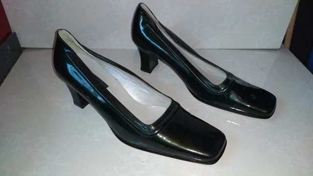 Sevastakis Womens Green Shiny Leather Shoes Made In Greece size 41 Decent Cond