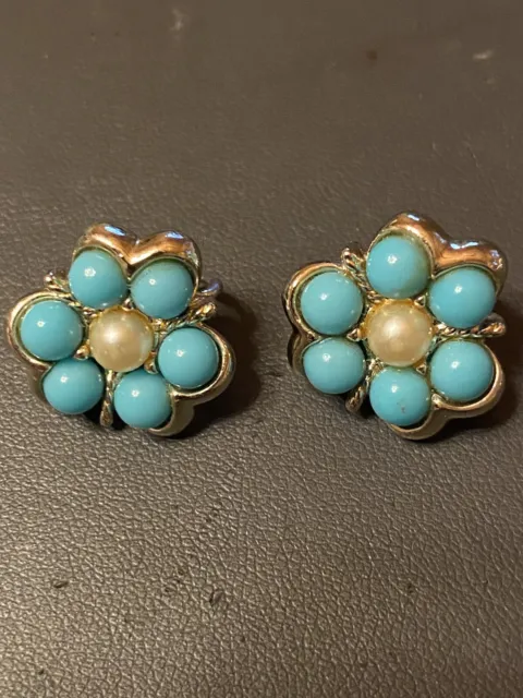 Vtg Sarah Coventry Gold Tone Clip On Earrings/Faux Turquoise And Pearls 1960’s