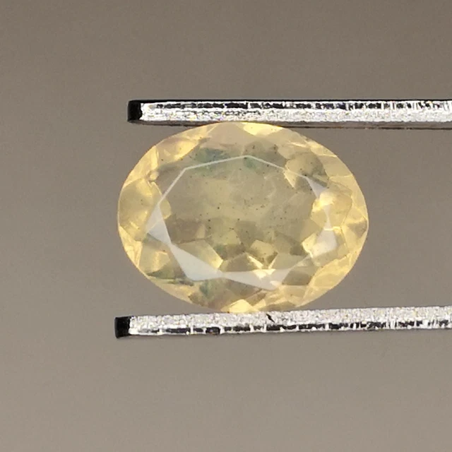Opale  Précieuse naturelle d'Ethiopie - 0.88 Carat