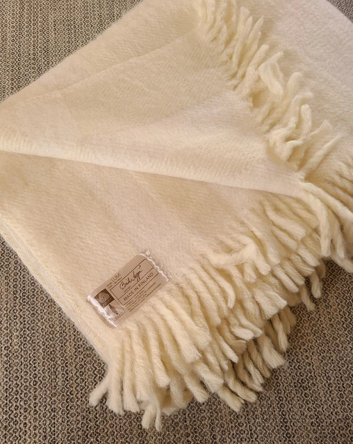 100% Wool Vintage Designer Brita Seppa Throw/Shawl, Made in Finland