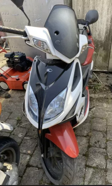 KYMCO SUPER 8 50 2T  Erst 11.000km Hier  Abdeckung Heck