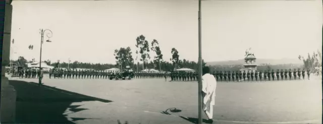 Ethiopie, Arrivée de S.M. L&#039;Empereur Haïlé Sélassié Ier à Addis Abeba  Vint