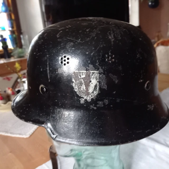 Alter Stahlhelm Gr.57