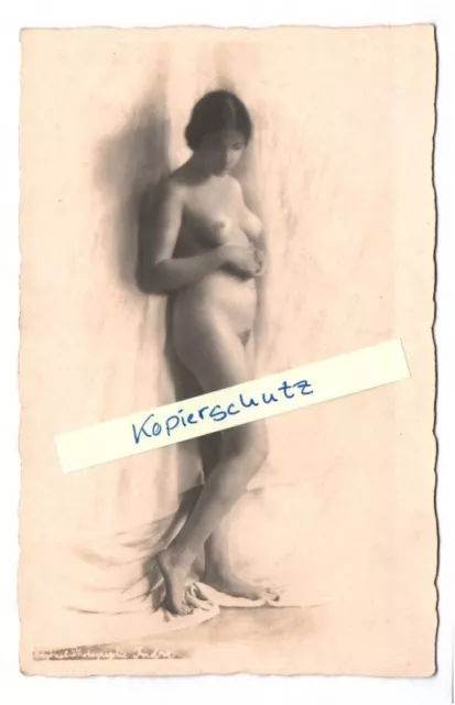 Foto Ak junge Frau nackt Signiert Indra 1920er naked Akt Nude Vintage