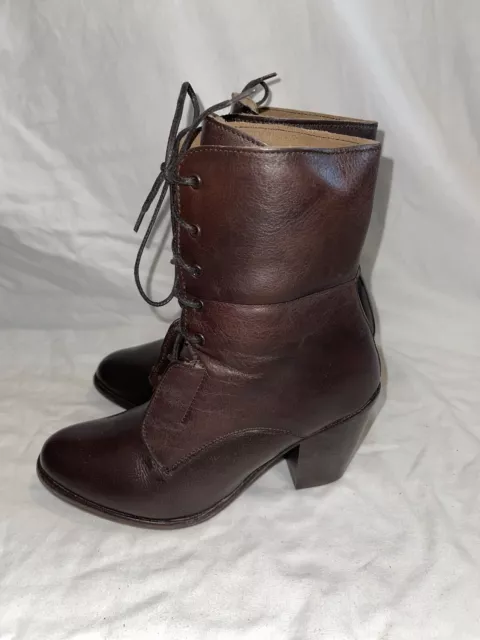 Zigi Soho "Coraline" Women's Sz 7 M Brown Leather Lace Up Ankle Bootie Boots