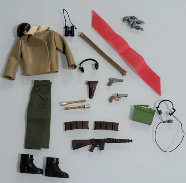 GEYPERMAN VINTAGE: Lote de ropa y accesorios del soldado y del comandante. 70´s