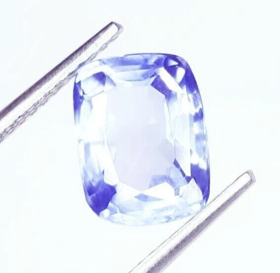 René Lalique Bague fantaisie en or blanc avec cabochon de cristal bleu - En vent René Lalique Bague fantaisie en or blanc avec cabochon de cristal bleu - En vent