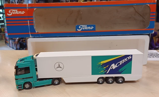 A Tekno 1/50 scale model of a JMW Farms - Auktionen & Preisarchiv