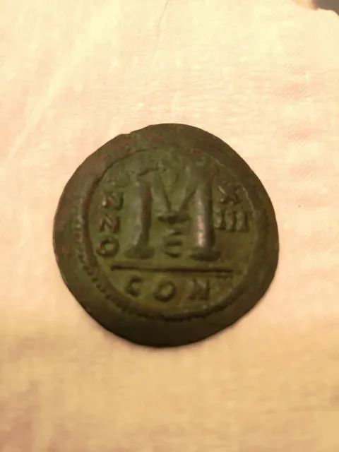 IMPERO BIZANTINO. Giustiniano I, 527-565 d.C. AE Follis 22,72 gm. 2
