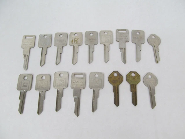 Lot of 17 mostly General Motors Automotive Key Blanks Locksmithing #3