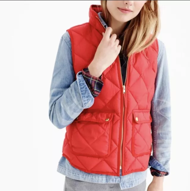 JCrew Vibrant Red Excursion Down Quilted Winter Vest Preowned Size Medium.