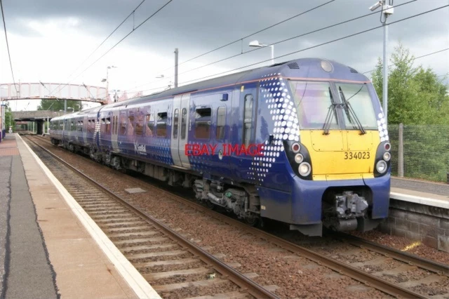 PHOTO CLASS 334 3-Car Emu No 334 023 Stopping At Whifflet On A ...