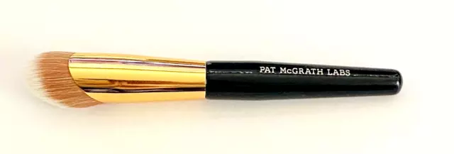 Base de lujo/cepillo resaltado/laboratorios Pat McGrath/¡Nuevo! $60