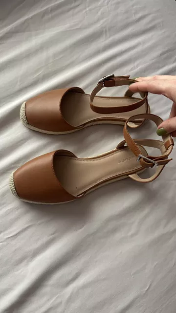 Witchery Women’s  Flat Espadrille Tan Sandals. Size 38. Brand New. Never Worn